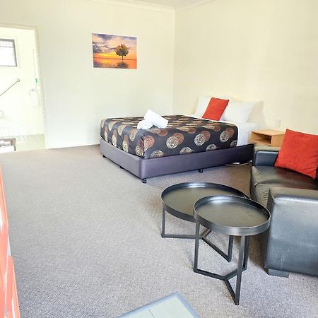Ascot Lodge Motor Inn Kingaroy Bagian luar foto