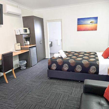 Ascot Lodge Motor Inn Kingaroy Bagian luar foto