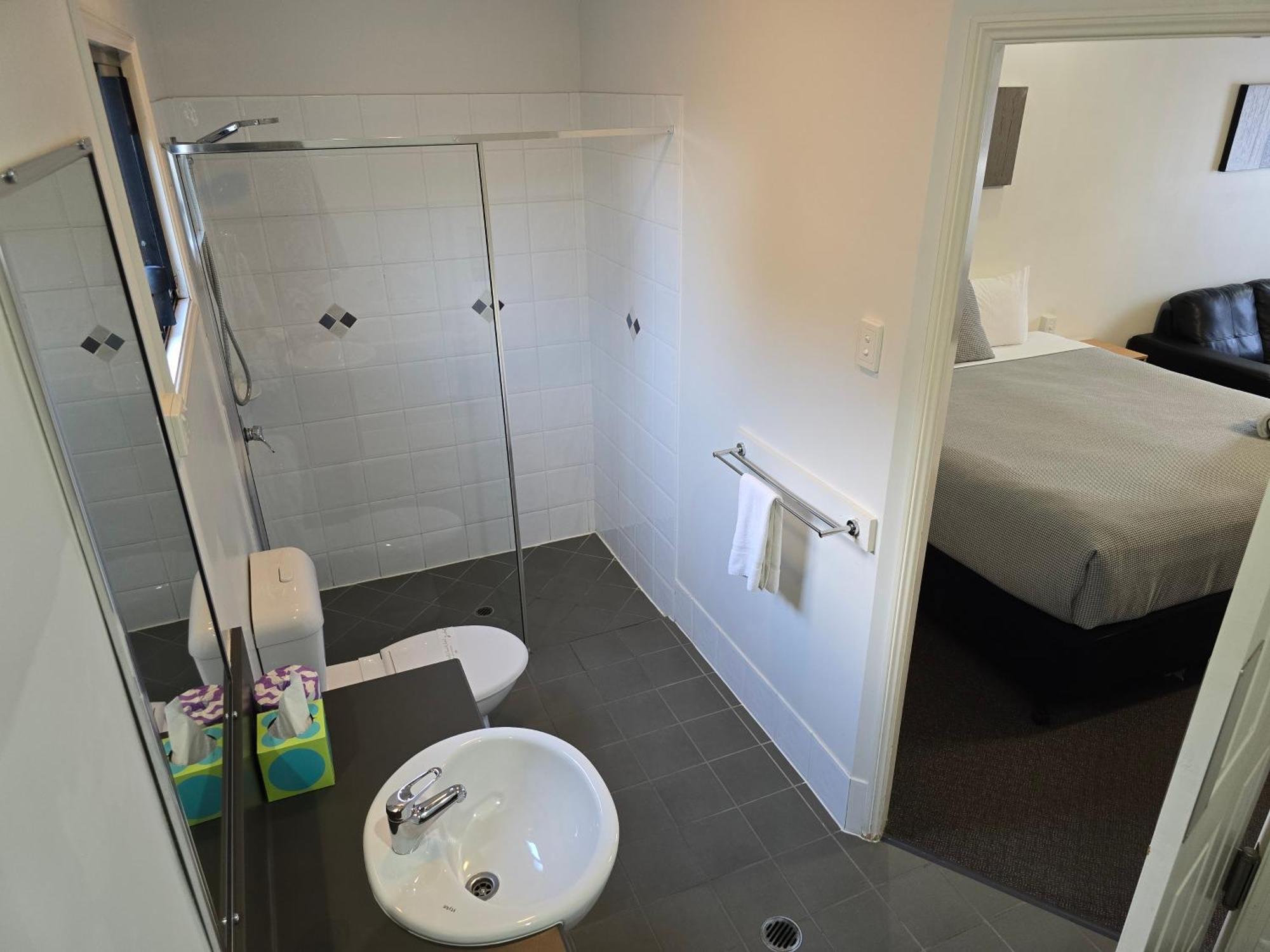 Ascot Lodge Motor Inn Kingaroy Bagian luar foto