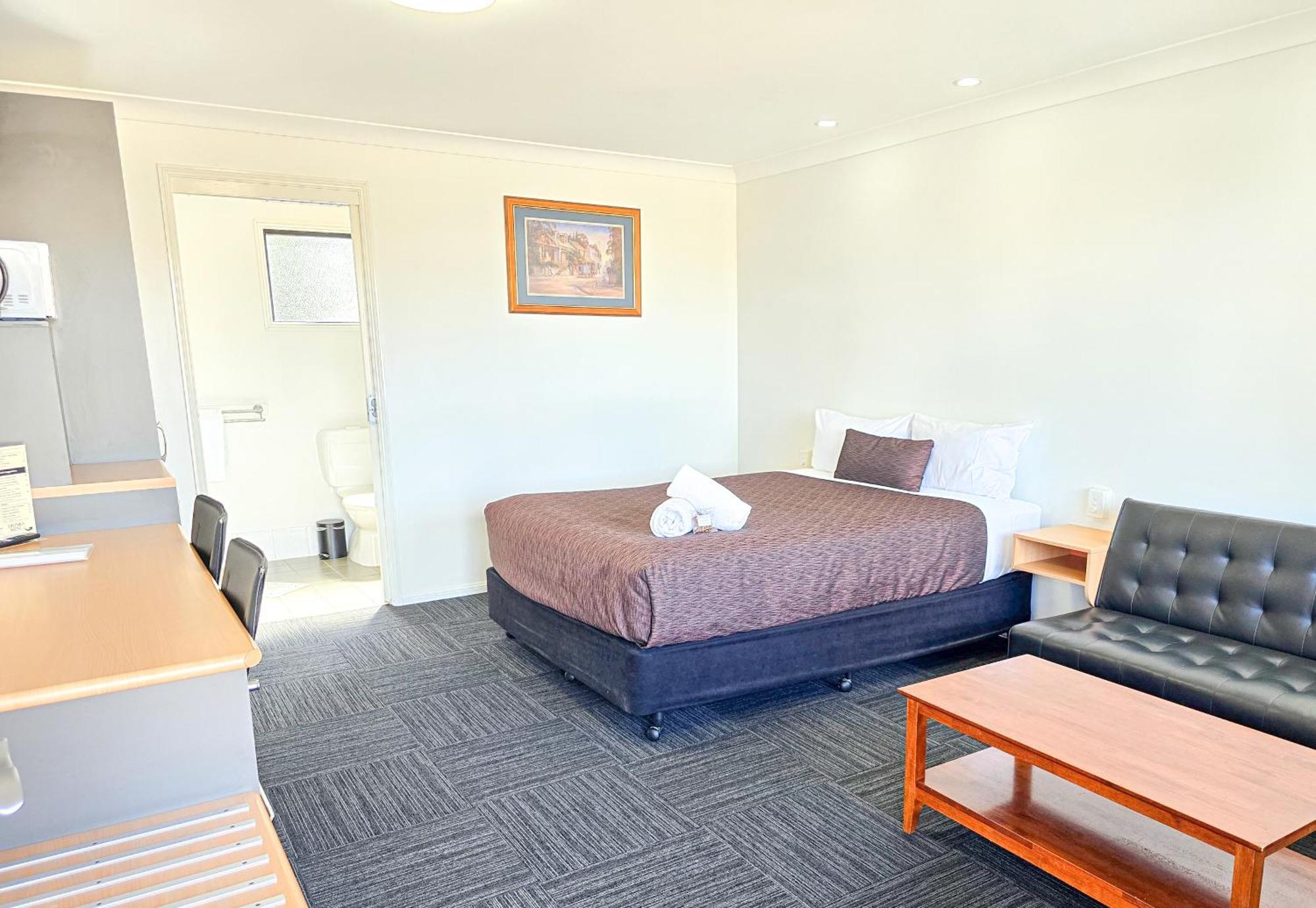Ascot Lodge Motor Inn Kingaroy Bagian luar foto