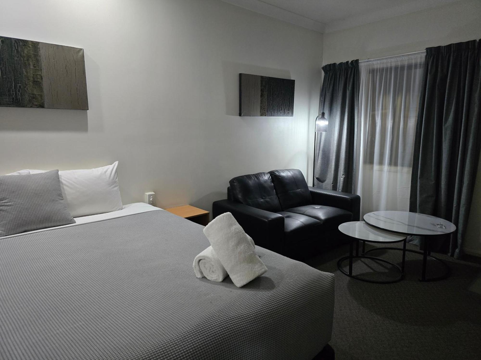Ascot Lodge Motor Inn Kingaroy Bagian luar foto