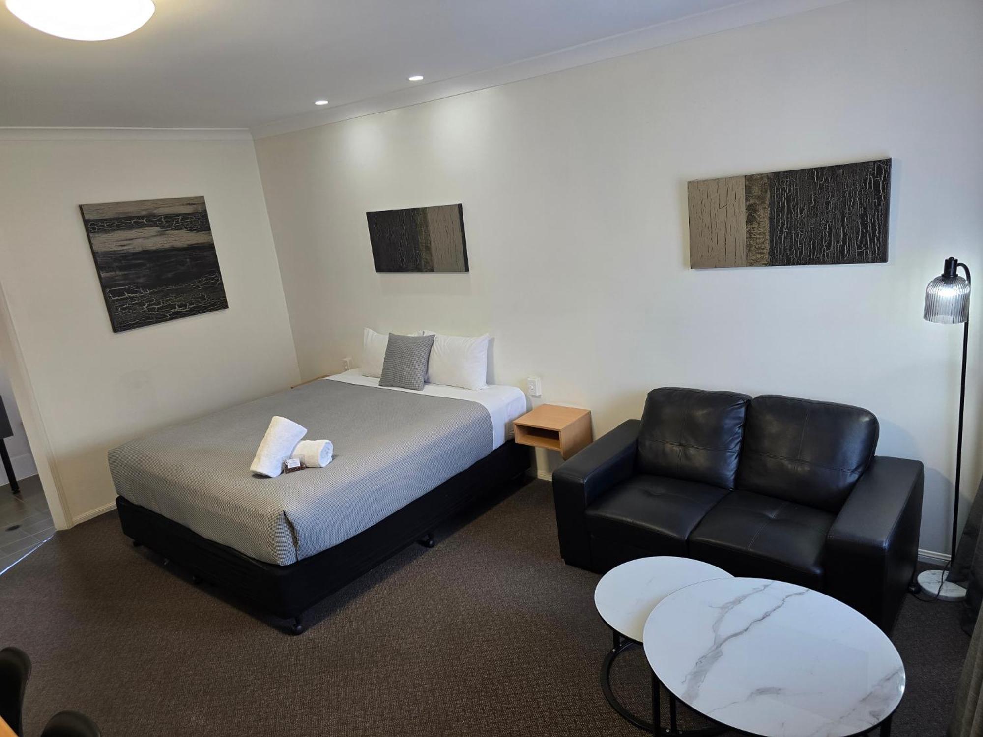 Ascot Lodge Motor Inn Kingaroy Bagian luar foto