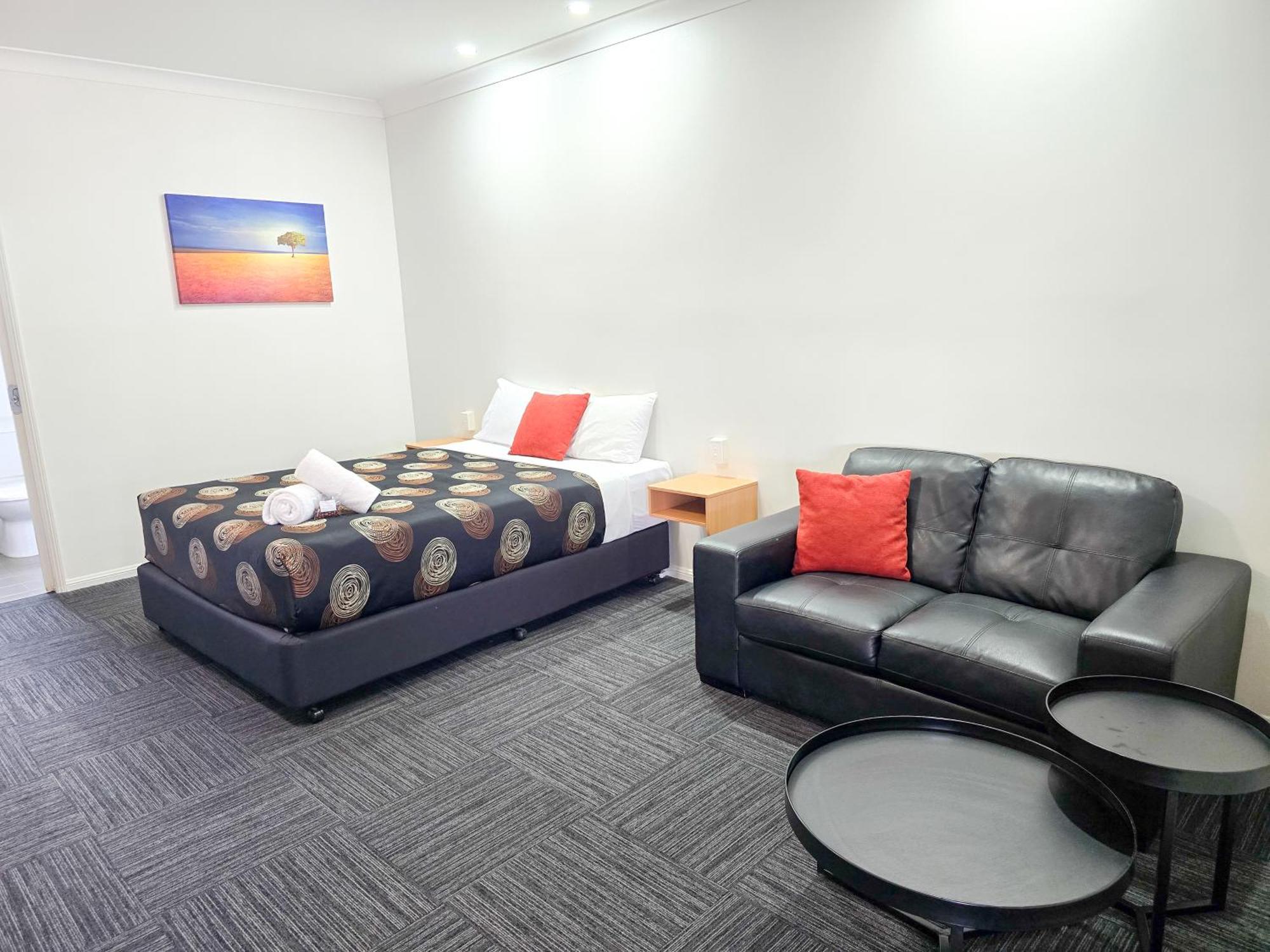 Ascot Lodge Motor Inn Kingaroy Bagian luar foto