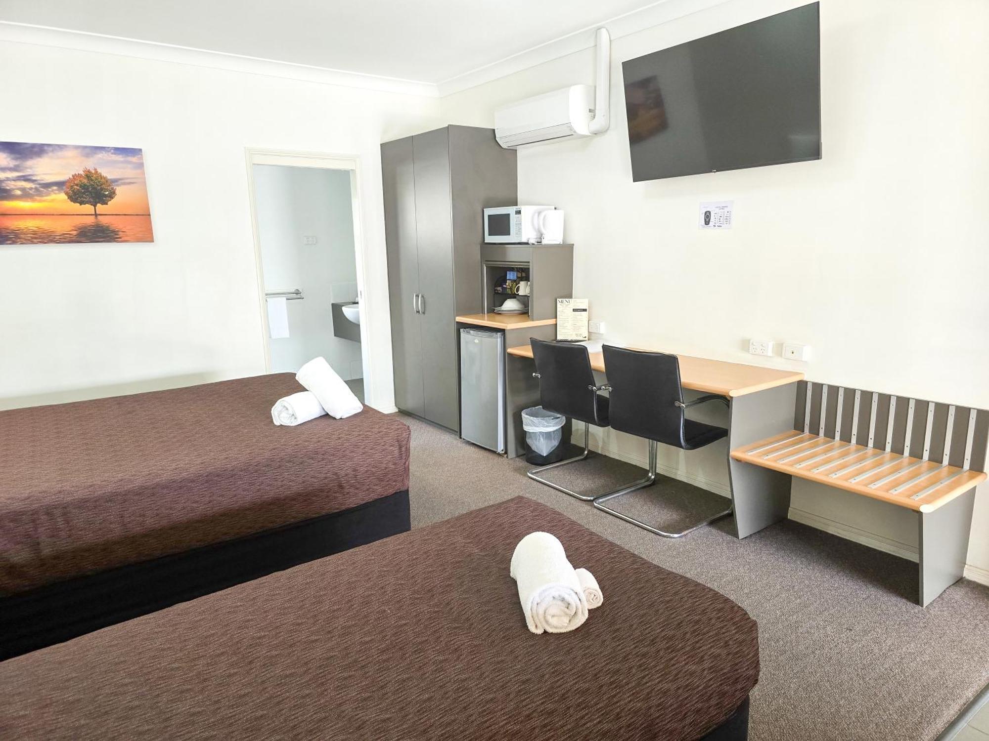 Ascot Lodge Motor Inn Kingaroy Bagian luar foto