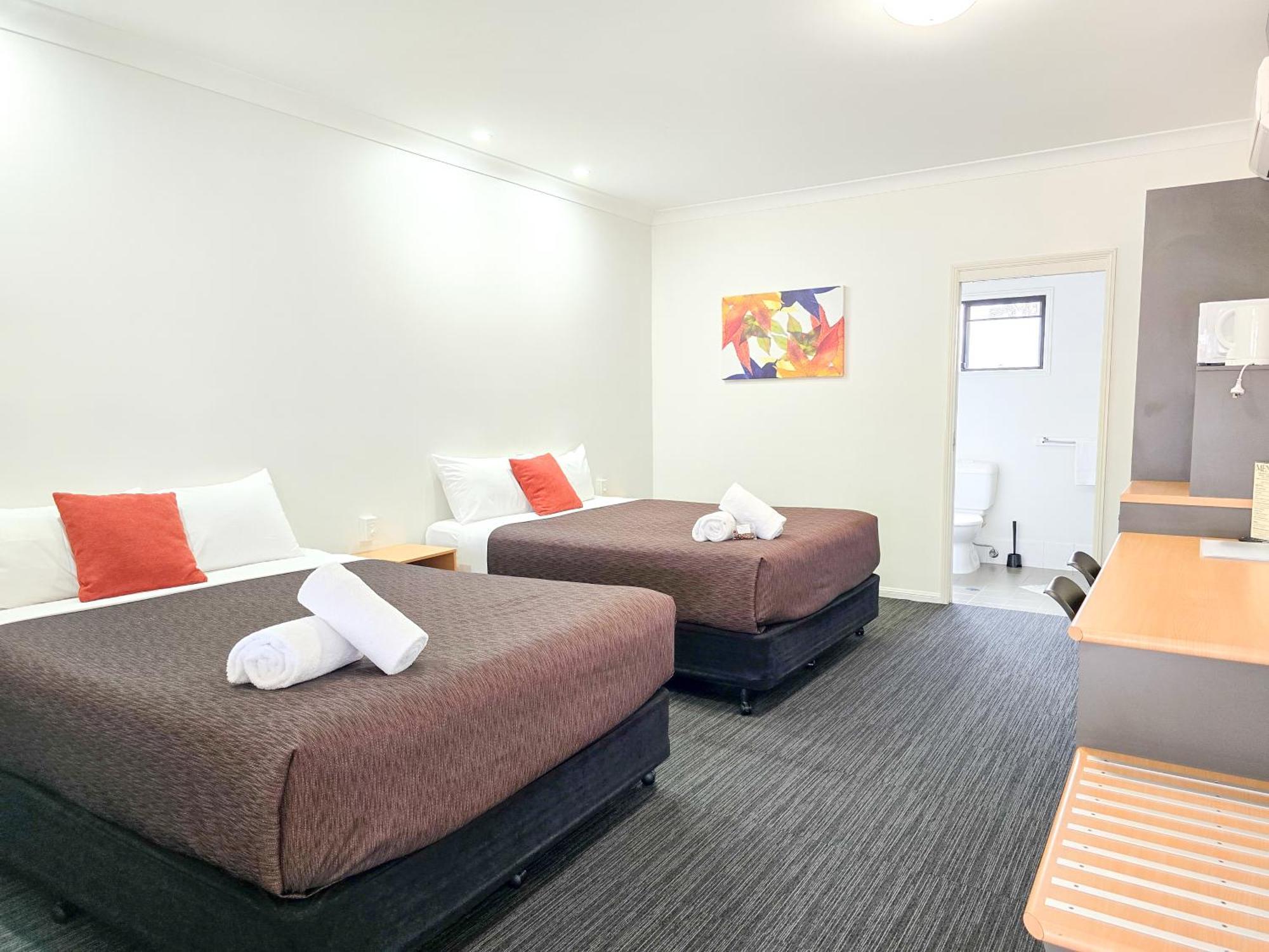 Ascot Lodge Motor Inn Kingaroy Bagian luar foto