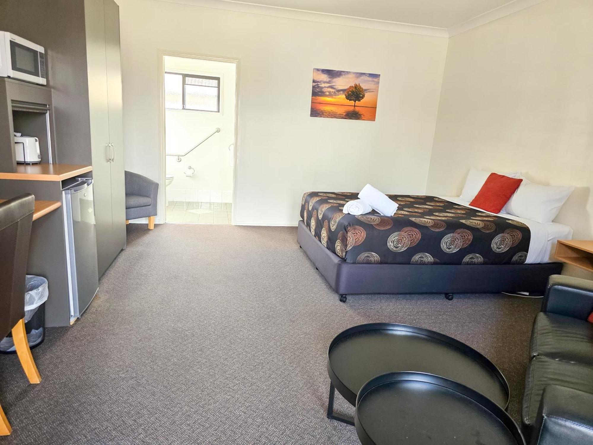 Ascot Lodge Motor Inn Kingaroy Bagian luar foto