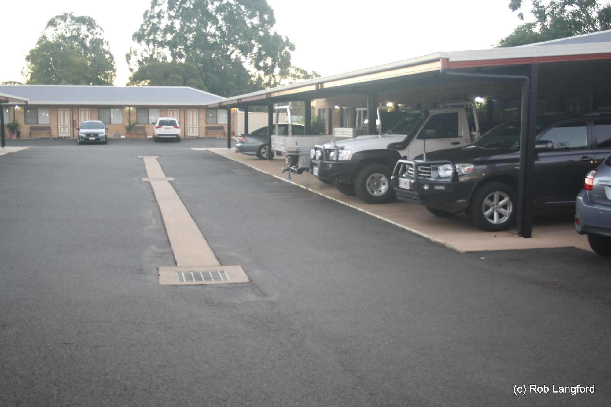 Ascot Lodge Motor Inn Kingaroy Bagian luar foto